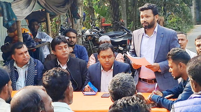 বিএডিসির গভীর নলকূপের পানি সমস্যার সমাধান না দিয়েই ফিরে গেল কর্মকর্তারা